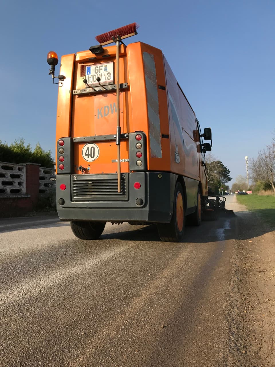 Was kostet Kehrmaschinen‑Straßenreinigung in Niederösterreich?